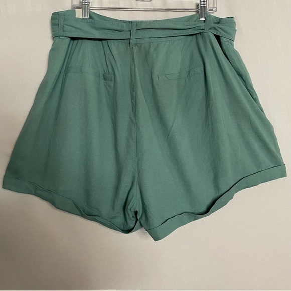 Torrid Linen Blend Boho Pull-On 3.5 Inch High-Rise Tie-Front Short Size 18 - Picture 14 of 16